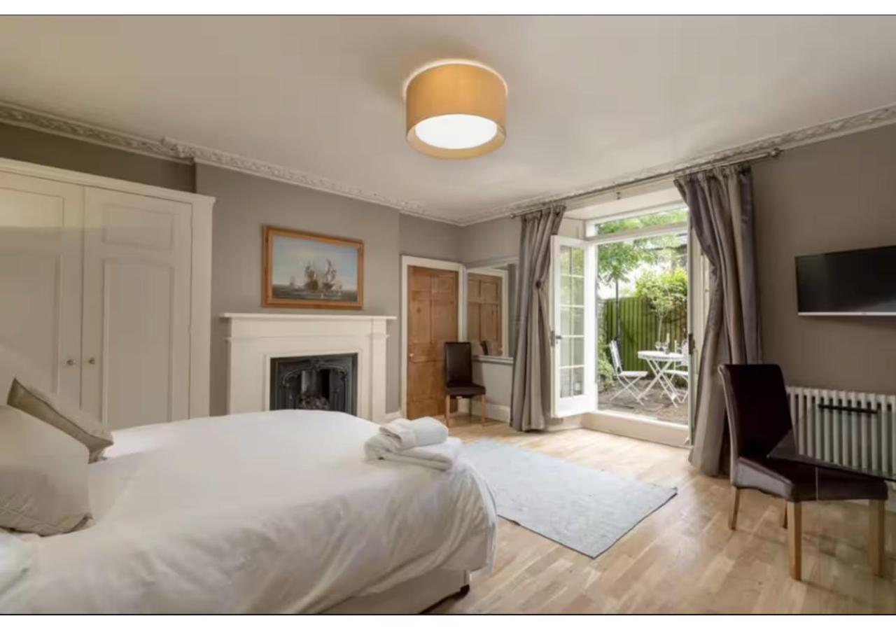 אדינבורו Joivy Boutique Apt With Patio In New Town מראה חיצוני תמונה